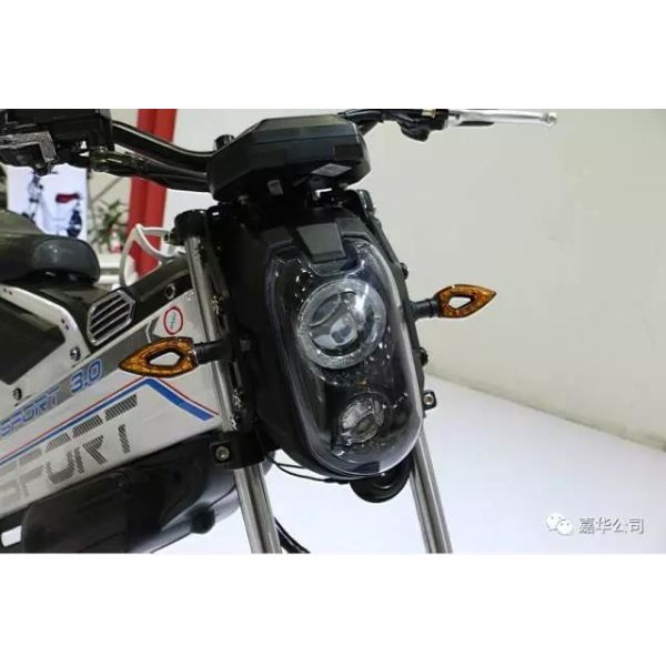 Off Road Style Battery Operated Moped Scooter 41km/H With Disc Brakes