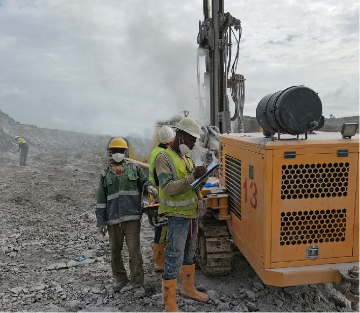 Jinke JK820 Heavy-Duty Crawler DTH Drilling Rig 105-165mm For Large Quarry Mining Blast Hole Drilling