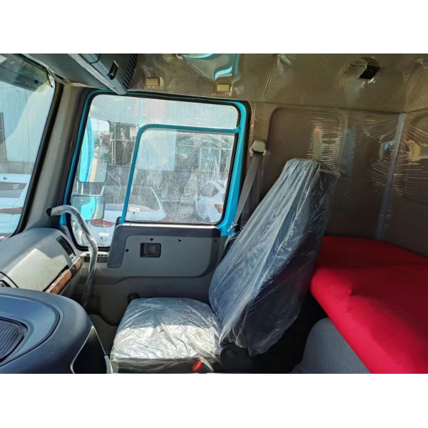 375 л.с. Подержанный Синий Синогруз 