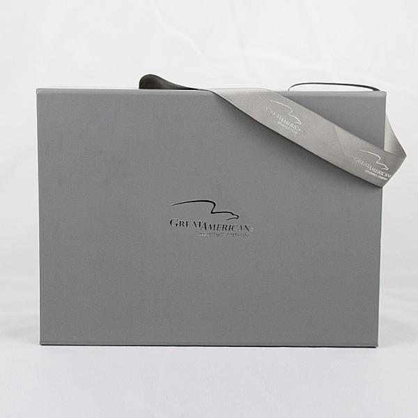 Folha feita sob encomenda de dobramento de prata luxuosa da caixa de presente que carimba Logo With Ribbon Handle