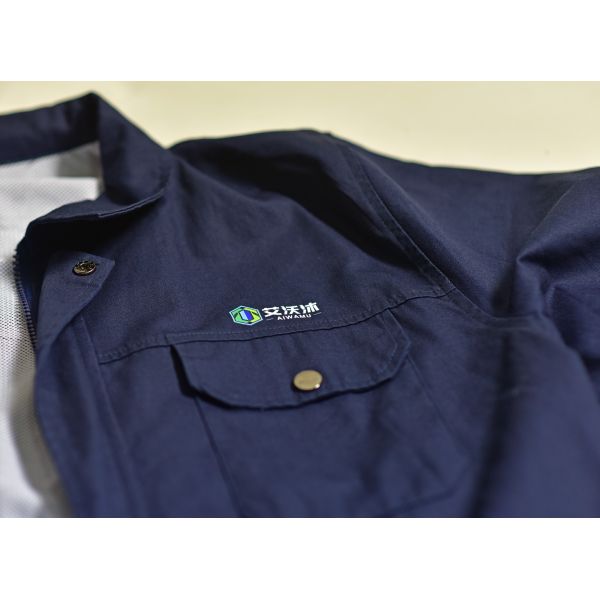 Veste de refroidissement par ventilateur à semi-conducteurs pour travail en extérieur Longueur régulière et faible bruit