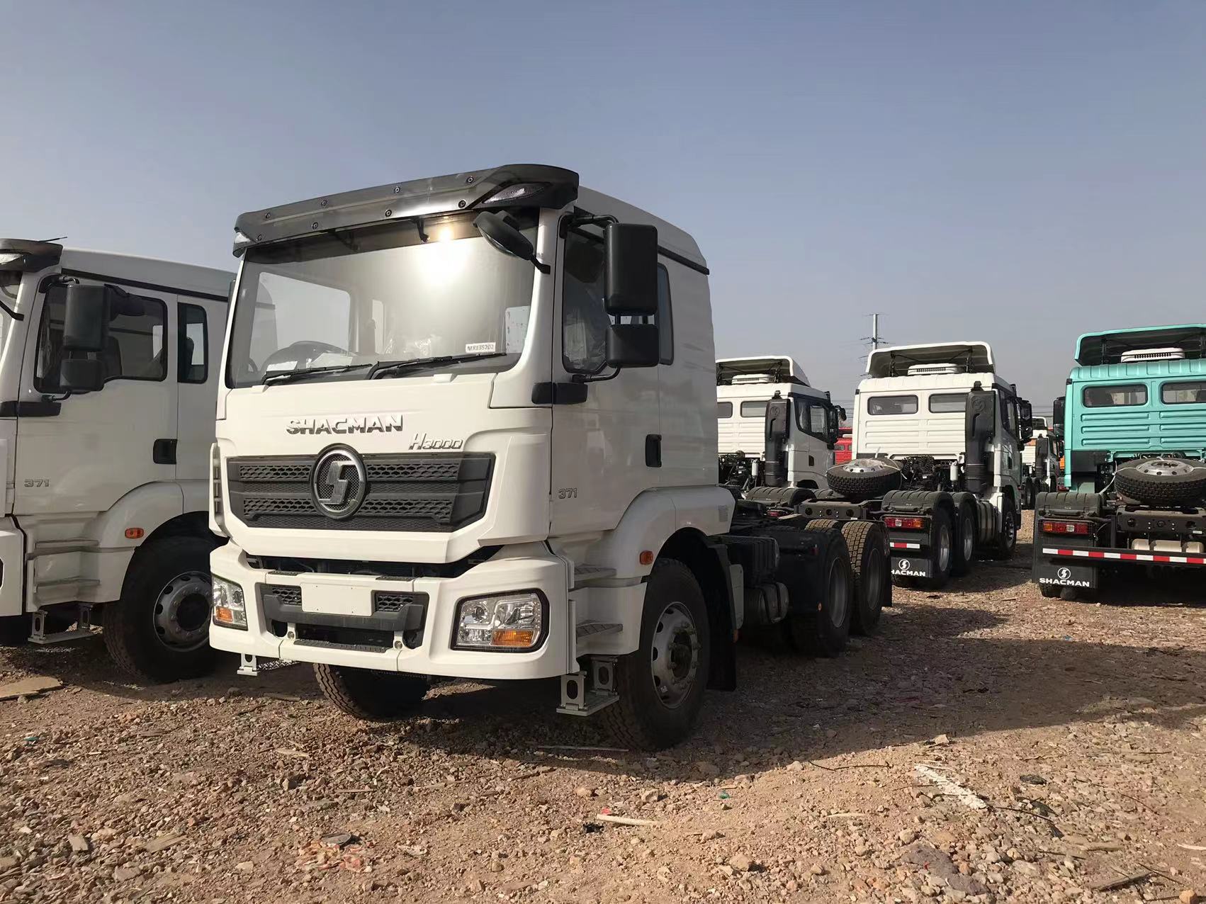 CCC H3000 Тракторная головка 6x4 430 л.с. EuroII SHACMAN Тракторная головка