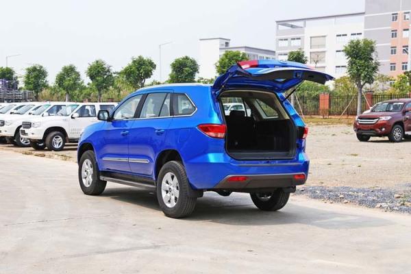 A movimentação de roda traseira luxuosa forte do diesel 5MT dos carros 1.9T de SUV bateu para baixo jogos para o conjunto local na América Latina de África
