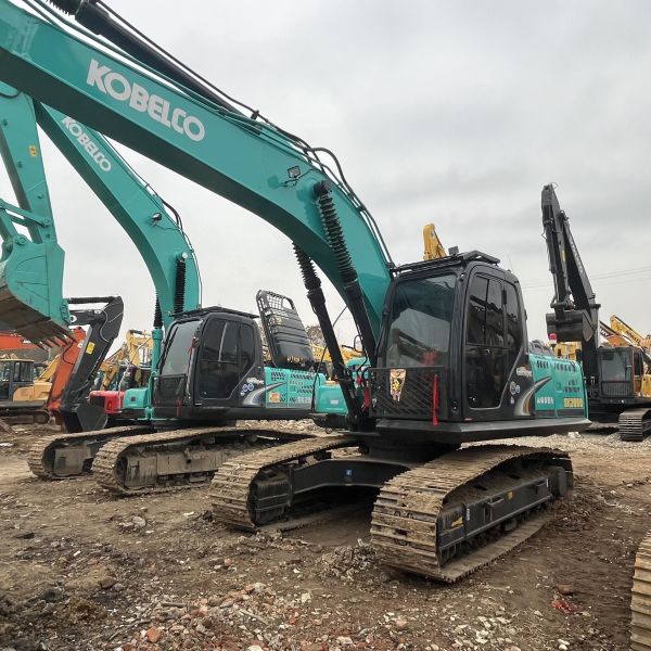 Kobelco SK200D Подержанный экскаватор Вторая рука экскаватор для буксировки 20тонны