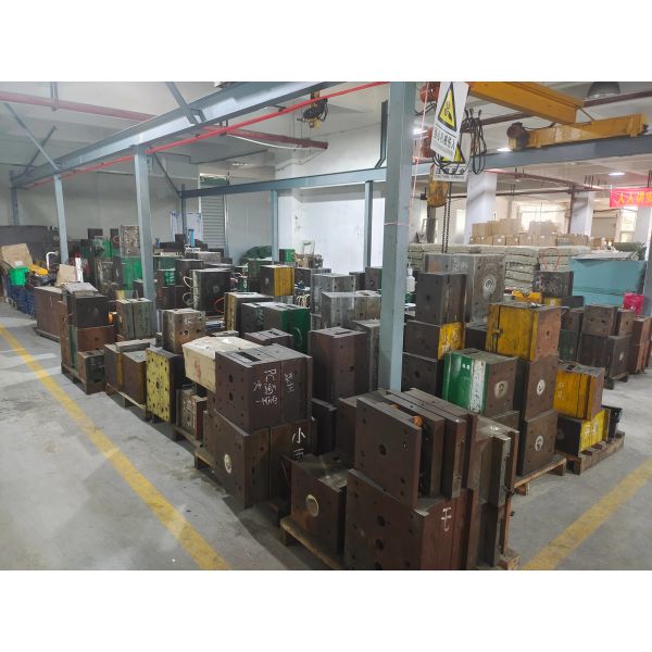 Custom POM ABS Plastic Injection Molding Parts with Multi Cavity