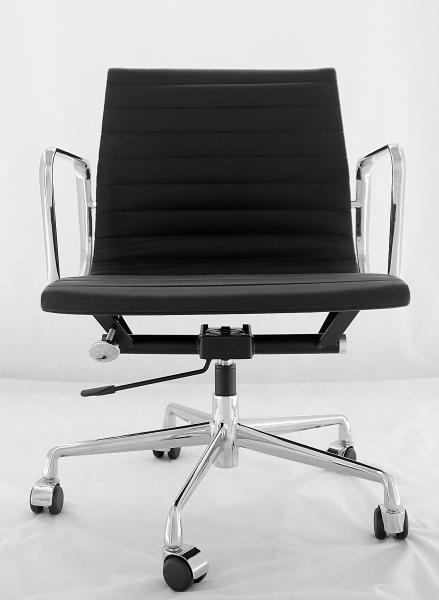Fixed Armrest Aluminum Office Chair Good Curability / Breath Ability Easily Cleaned