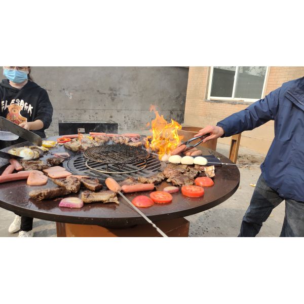 Rusty  Corten Steel Grill 3.4ft Wood Burning Barbecue Pits