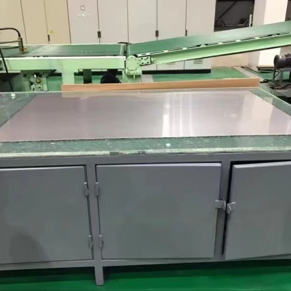 SS-301 / 302 Полная твердая листовка из нержавеющей стали UTS Mpa 1450 - 1550 HRC 46 - 48 SUS301