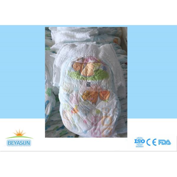 Non le bébé de textile tissé tirent vers le haut le pantalon de catégorie B avec