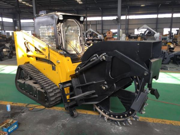 4x4 Wheel Drive Tracked Skid Steer Loader with Big Power Disc Type Trencher Rock Saw