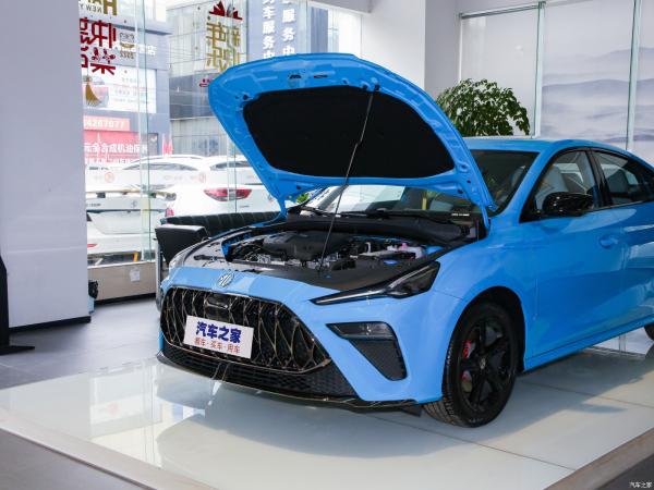 Adulto pequeno do carro do sedan da longa distância 2wd 200km/H do carro com porta traseira da gasolina MG5