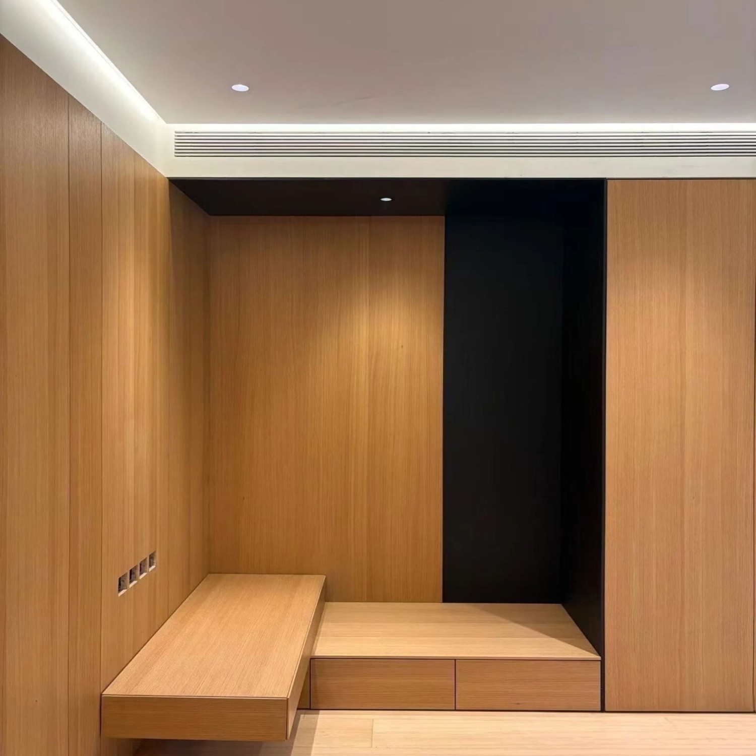 Modern Minimalist Solid Wood Veneer Integrated Wall Panel & Concealed Full‑Height Cabinet