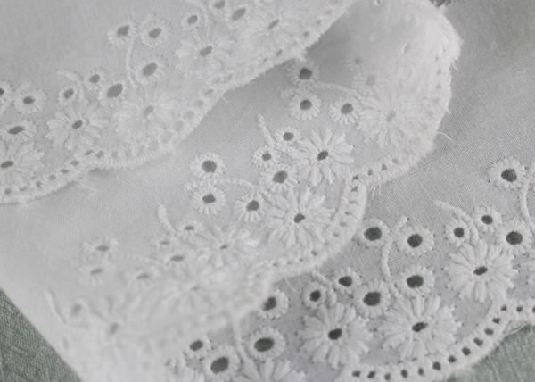 White Eyelet Cotton Lace Trim , Scalloped Floral Lace Ribbon For Wedding Dress