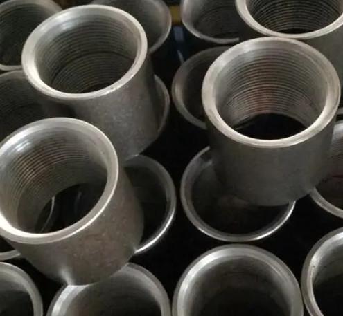 O soquete forjado do encaixe de tubulação soldou acoplamento rosqueado de aço inoxidável ASTM B16.11 A182 F304 do NPT 316 o meio