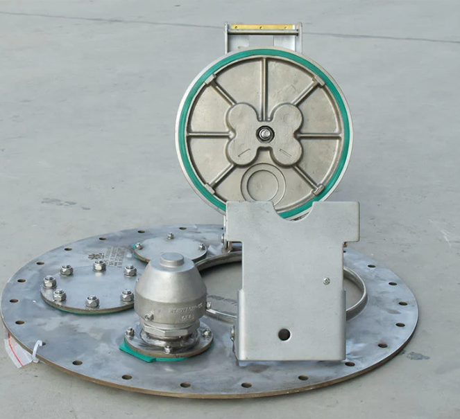 Stainless Steel Manhole Cover for Fuel Tanker Trailer Design Tempreture -20° - 70° Flow Rate