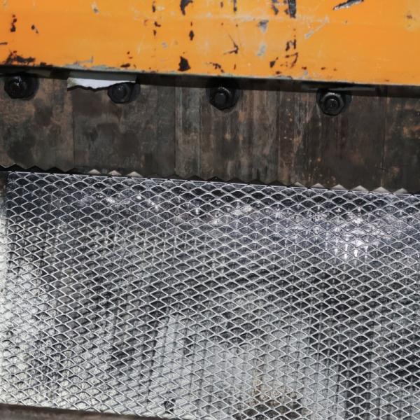 Fencing & Industrial Expanded Metal Mesh 4x8 Sheet 0.5m-3.4m Width
