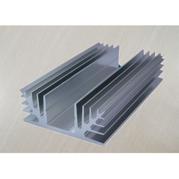 Серебряная ориентированная на заказчика прессованная серия 6063 горячей завальцовки 6000 радиатора алюминиевого сплава