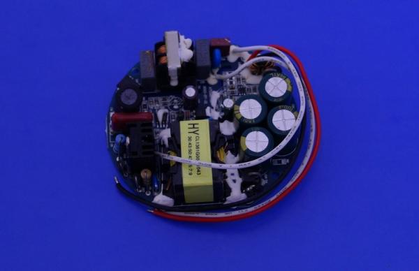 AT1581 CE 20W - 40W conduziu a corrente constante da fonte de alimentação para a luz exterior