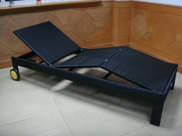 Outdoor Patio Rattan Sun Lounger , Balcony Dark Brown Lounger
