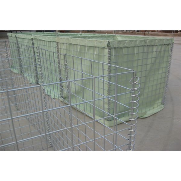 4mm 5mm Hesco Barrier Bastion Wire Cages Strong Tensile Strength
