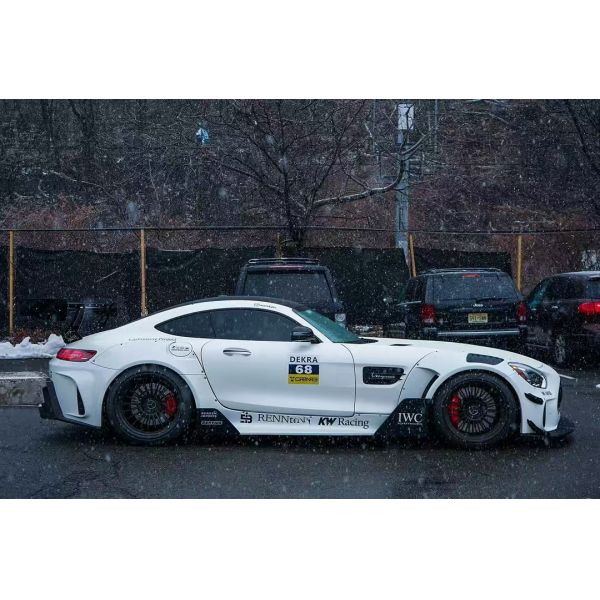 For Mercedes AMG GT Carbon Fiber Widebody Kit AMG GT Upgraded CBE Style Front Lip Diffuser Spoiler Widebody Kit