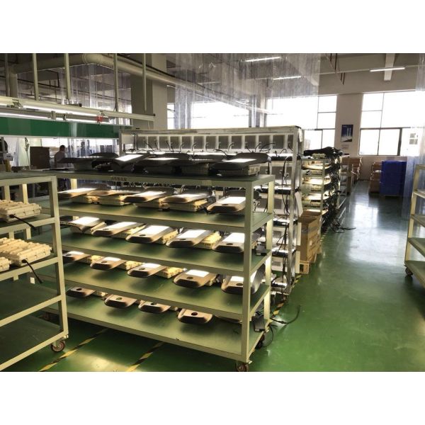 Integrated Solar Powered Garden Street Lamps Super Bright With 3 - 5 Years Warranty