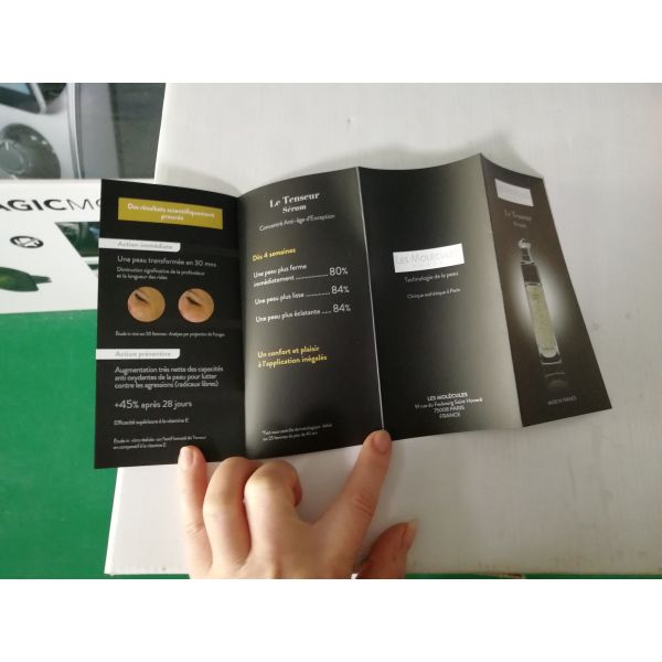 Коробка бумаги подарка косметик чувства бархата твердая упаковывая с горячим золотом печати/серебряным выбивать