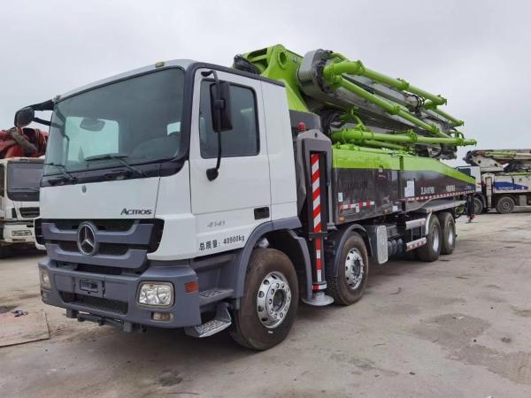 Zoomlion 52m Pompes de béton à rampe montées sur camion Pompes de béton utilisées pour une productivité élevée