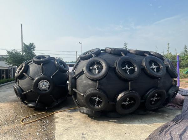Fenders de borracha inflável pesados de Yokohama para navios