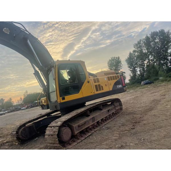 Подержанное оборудование для экскаваторов Volvo EC360 вместимостью 1,9 м3