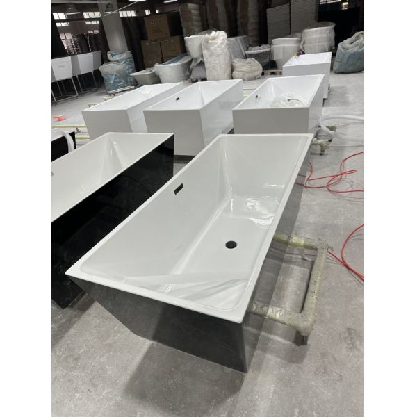 Straight Vertical PMMA Acrylic Freestanding Bathtub with in 1700X750/1700X800X580mm