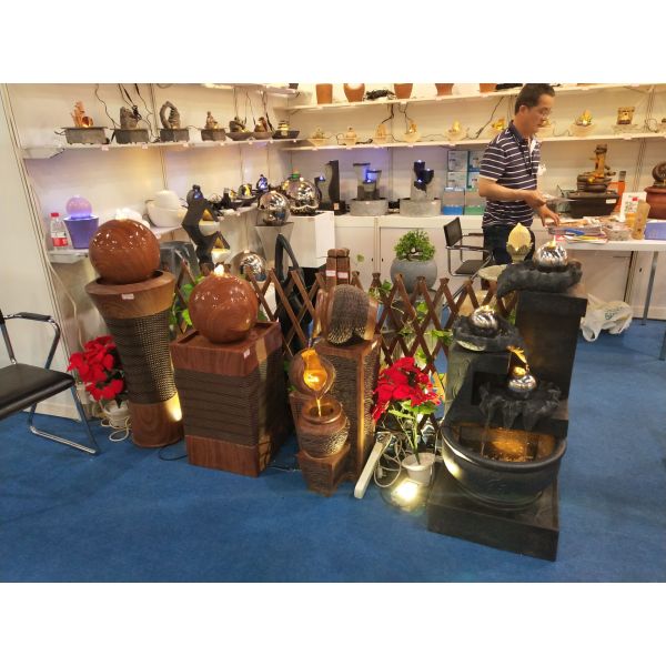 Small Rectangle Base Gmodern Outdoor Wall Fountain