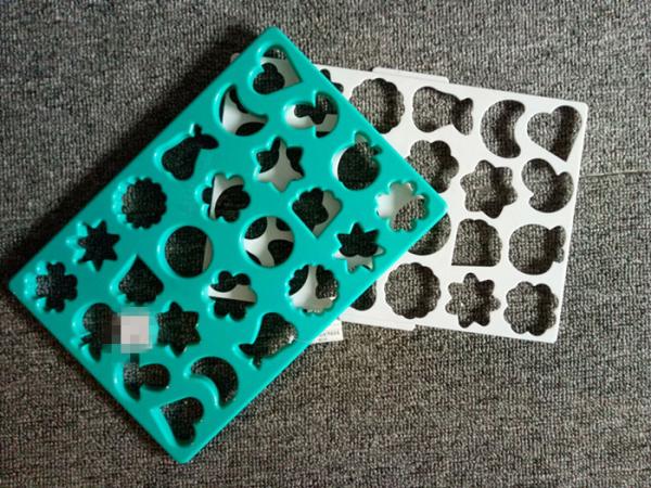 FB119990 24 shapes simple operate ABS 13*9.25 inch 2pcs cookie cutter tray