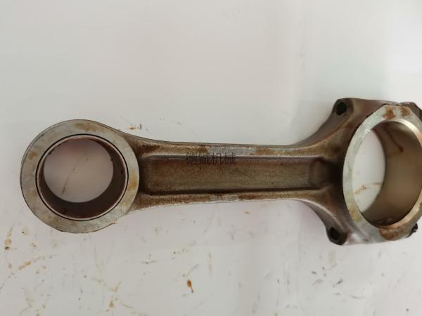 Black Engine Connecting Rod Komatsu 4D95/PC60-6   Con Rod Connecting Rod With Piston