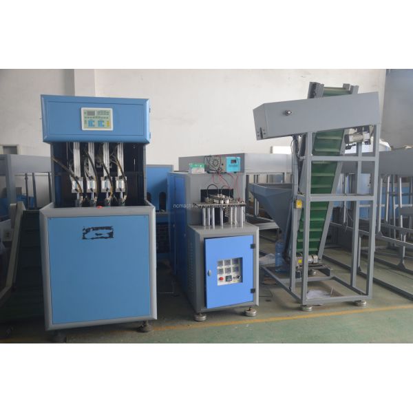 18kW Semi Automatic 4 Cavity Bottle Blow Molding Machine for Your Production Needs