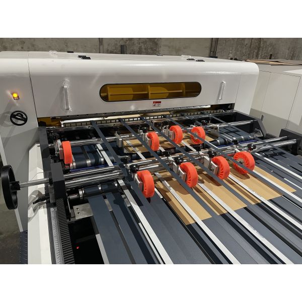 JIGUO ZWC-1700-1 Paper Sheeter Cutter Machine，Reference weight of cutting paper：50-500g/m2，Maximum cutting meter speed：300m/min