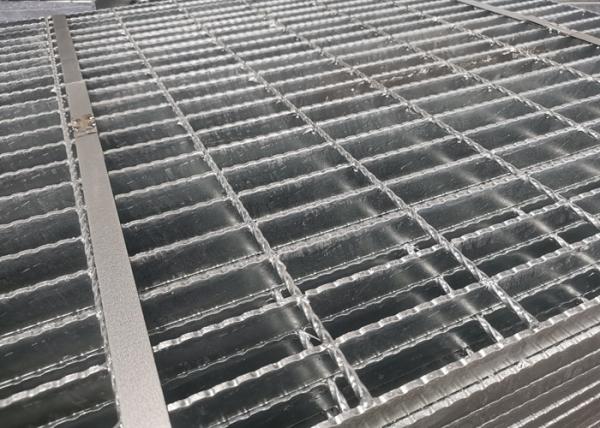 Rust Proof Q235 Hot Dip Galvanized Steel Grating