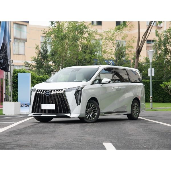 GAC M8 Trumpchi Car MPV Fast Electric New Energy Vehicle 180Km/h