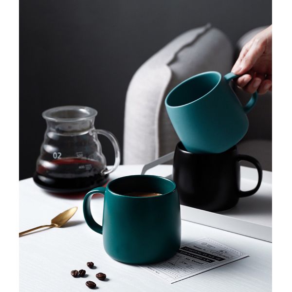 EU Takeaway Fast Food Blue Pink Colored Ceramic Mugs OEM