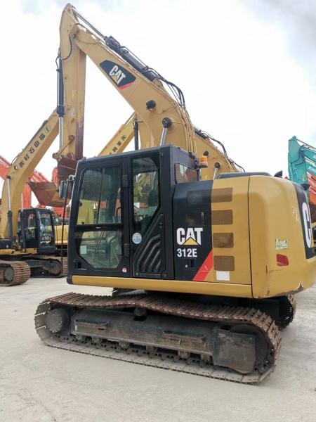 Usado excavadora de gatos de gama media, rendimiento satisfactorio para sus tareas más difíciles