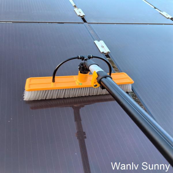 Máquina de limpeza de painéis solares com água alimentada Processo de limpeza de escovas elétricas rotativas
