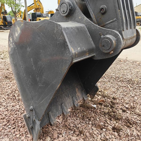 Original Used Volvo EC240 Excavator Hydraulic 134KW 380L Fuel Tank