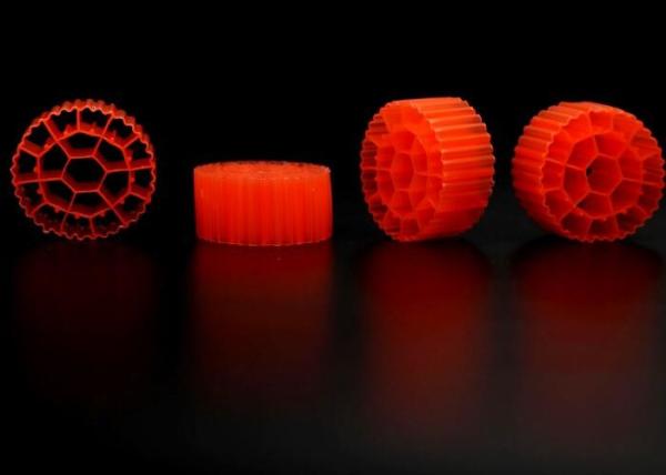 Meios de filtro amigáveis de Eco Biocell algumas bolas materiais do HDPE do Virgin da cor bio