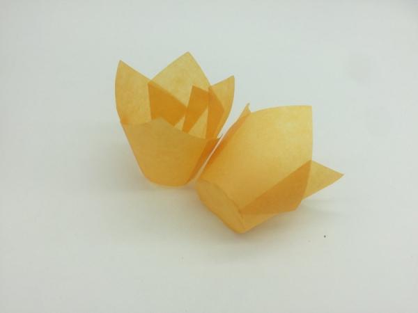 Light Orange Tulip Baking Cups Cupcake Liners 24gsm Food Grade Paper For Special Day