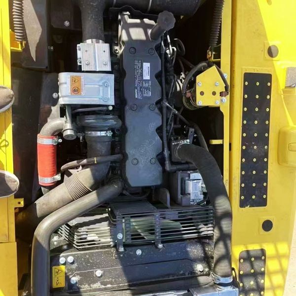 PC210 Used Komatsu Excavators Original Engine 110kw Rated Power Short Working Hours