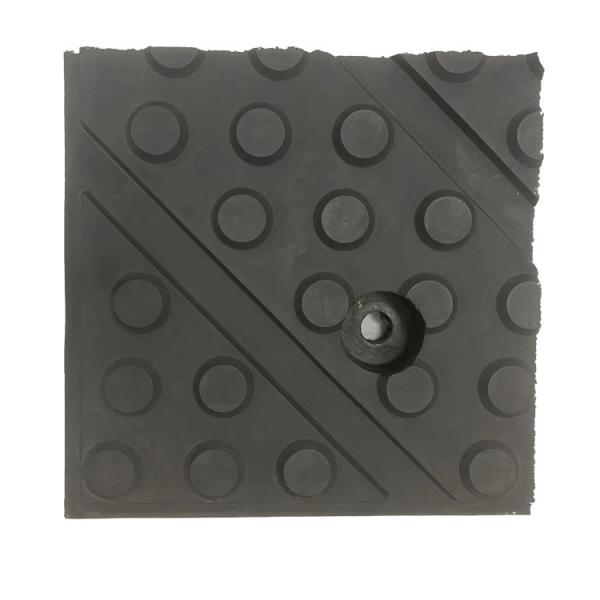 ROHS Non Slip Horse Trailer Mats Embedded With 5mm Steel Plate
