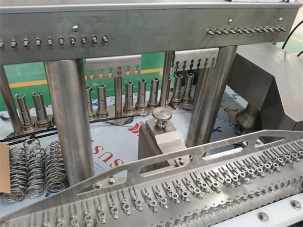 High Speed Ampoule Filling Line For Vitamin C Liquid Solutions With LAF system And GMP Compliance