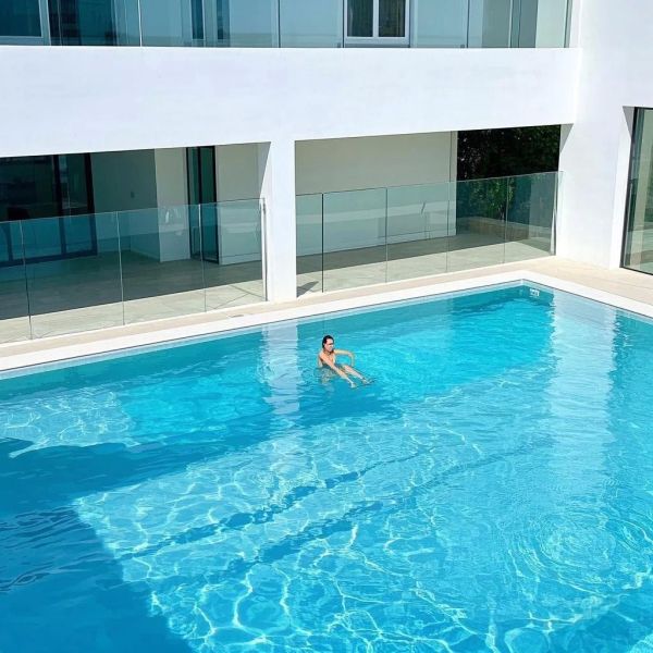 Tempered Safety Glass Swimming Pool Partition Customizable Options Available
