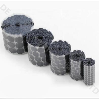 gancho de 16MM e fita com o avesso esparadrapo do laço, prendedores redondos de Velcro em um rolo