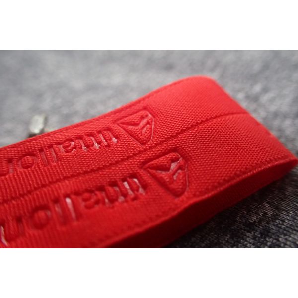 Красный цвет выбил диапазон сплетенный Спорцвеар